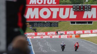 Bulega Steals It On The Line To Share The Spoils With Razgatlioglu 98 Bulega Steals It On The Line To Share The Spoils With Razgatlioglu