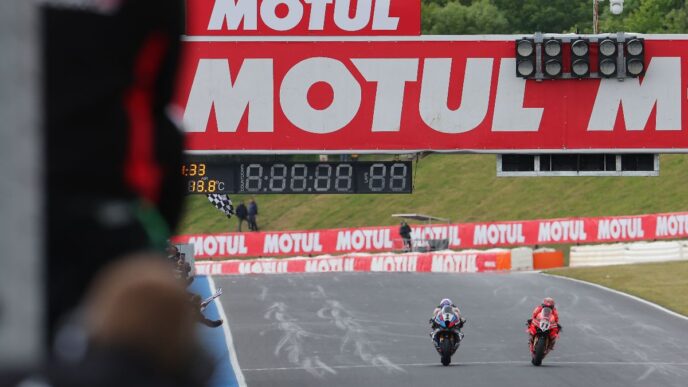 Bulega Steals It On The Line To Share The Spoils With Razgatlioglu