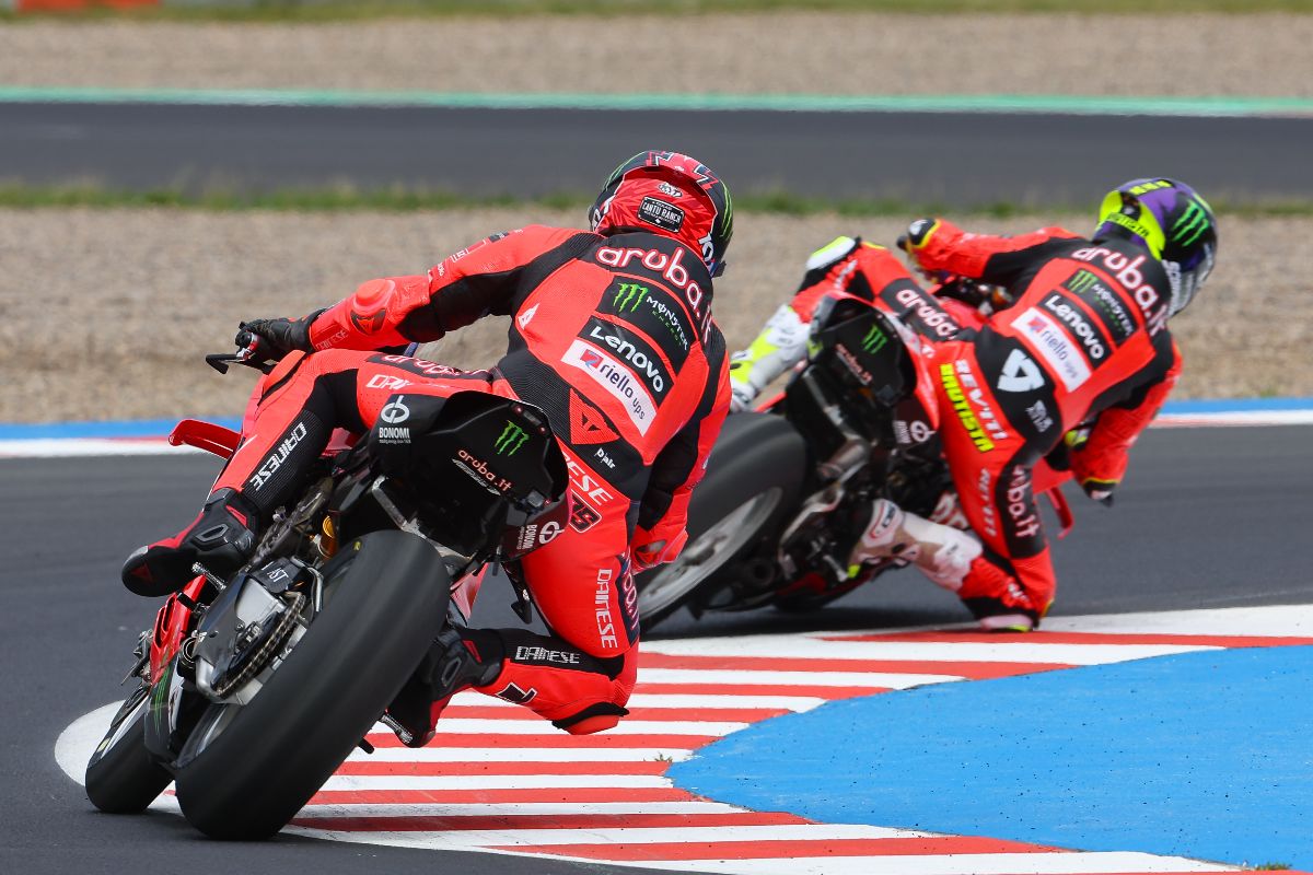 Toprak Leads The Way After An Action Packed Opening Day At Most