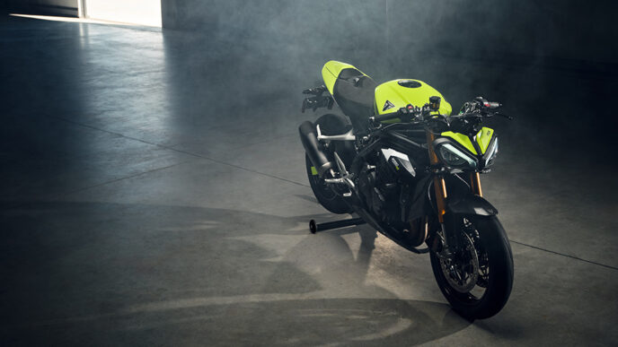 Triumph Launch Speed Triple 1200 Rx