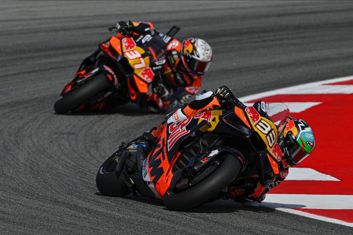 Motogp: Binder Leads Acosta As Ktm Set The Pace In Barcelona