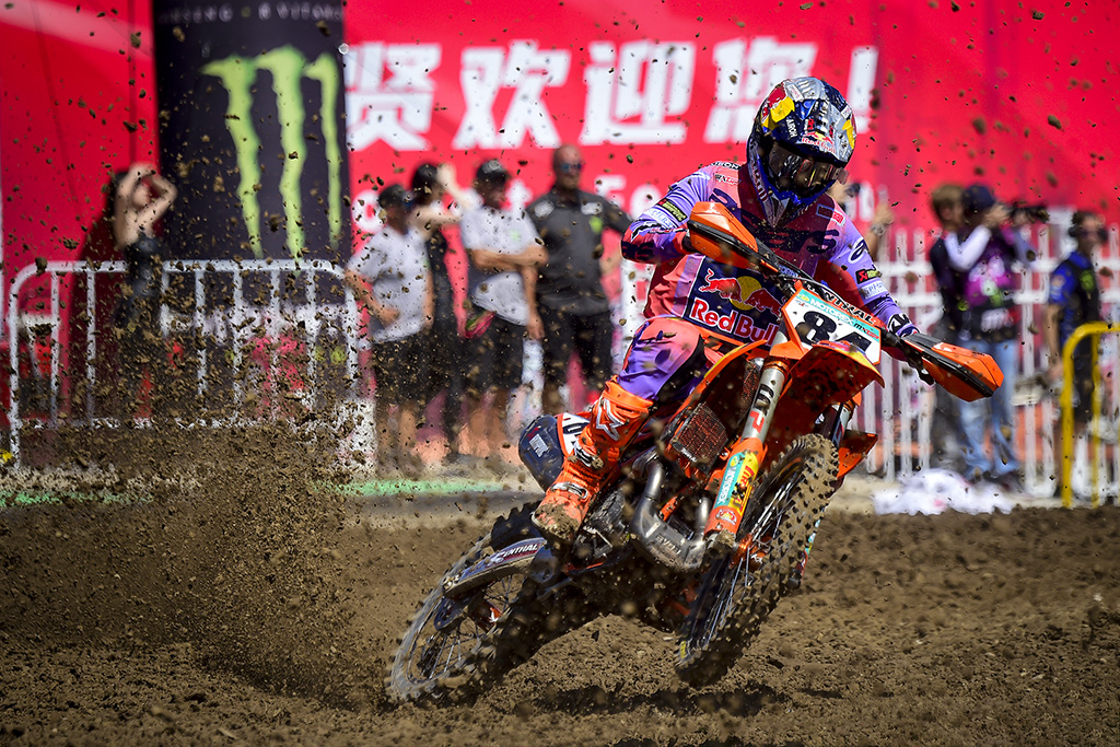 Victory In The Heat For Herlings And Sacha Coenen At The Oriental Beauty Valley Mxgp Of China