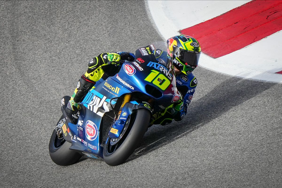 Moreira Takes Prime Pole Position For Moto2 Title Showdown