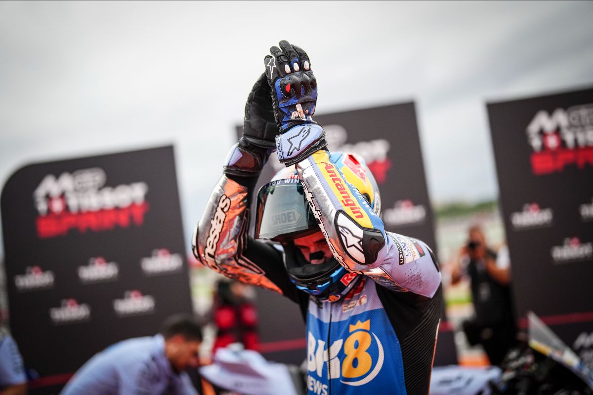 Motogp: Alex Marquez Resists Acosta For Sprint Victory In Valencia