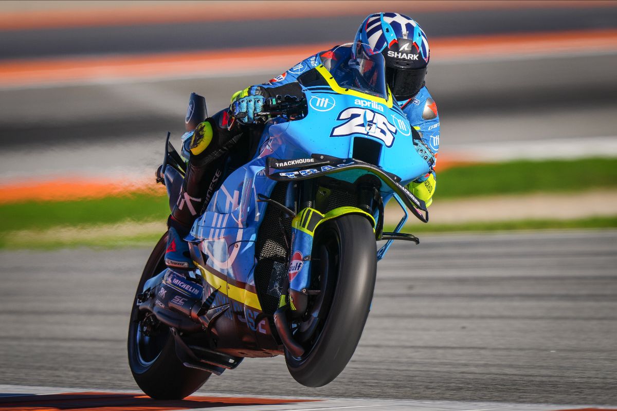 Motogp: Fernandez &Amp; Bezzecchi Put Aprilia On Top, Yamaha Go Full V4 In Valencia