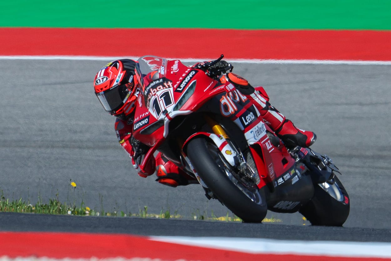 Lowes Twins Lead British Charge In Superpole