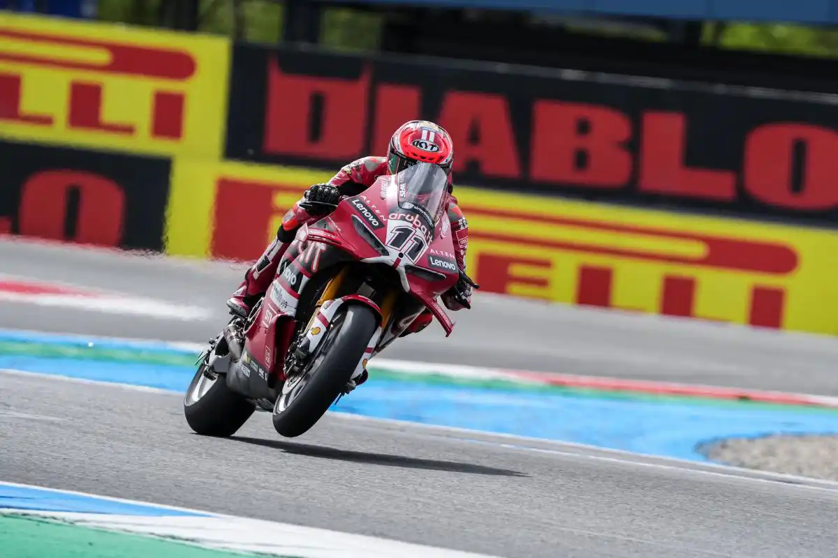 Worldsbk:  Bulega And Ducati Lead The Day Way On Day 1 At Assen
