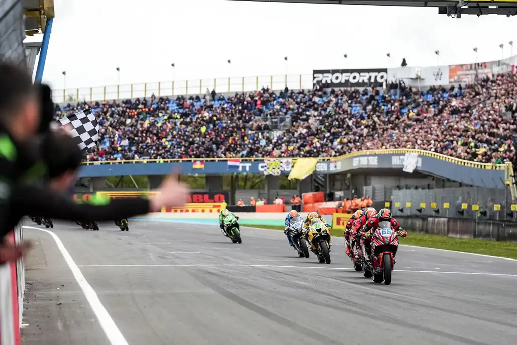 Worldspb:  Fleerackers Comes Out On Top Of Last Lap Scrap