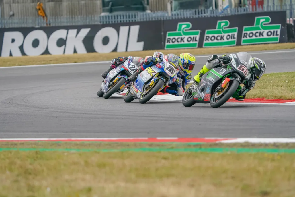 R&Amp;G Moto4 British Cup: Success At Snetterton - Dunabie Doubles Up